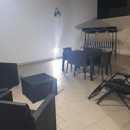 Vacation Rental "Nonna Cecilia" 莱切 外观 照片