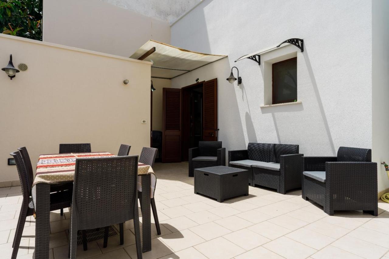 Vacation Rental "Nonna Cecilia" 莱切 外观 照片