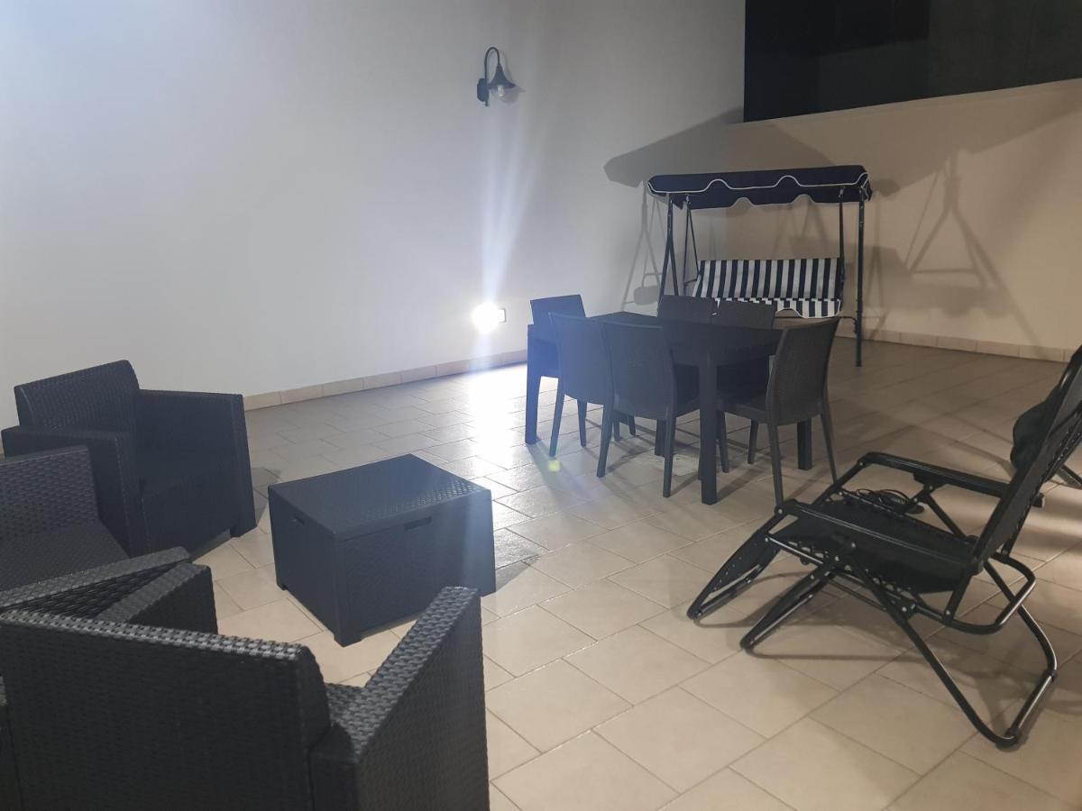 Vacation Rental "Nonna Cecilia" 莱切 外观 照片