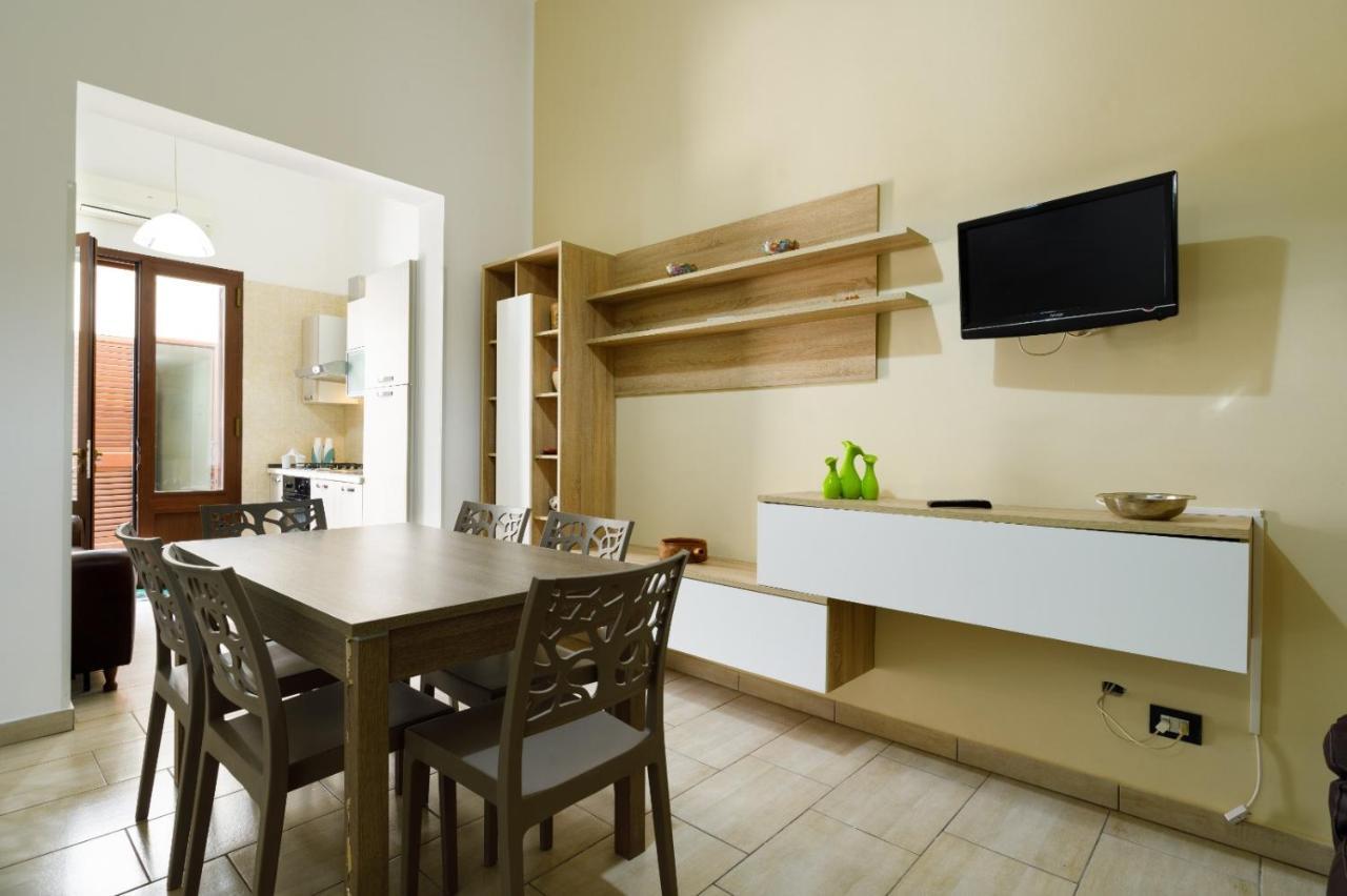 Vacation Rental "Nonna Cecilia" 莱切 外观 照片