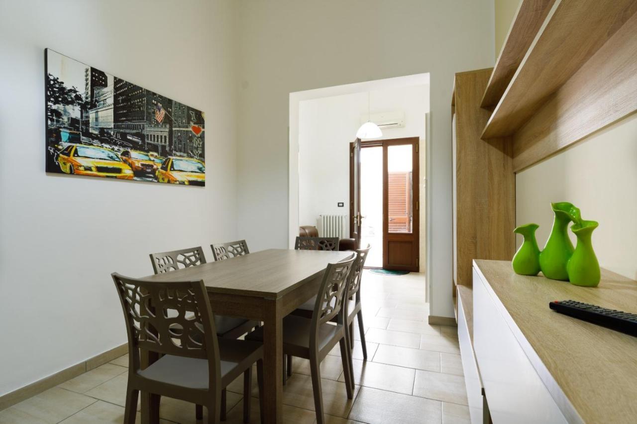 Vacation Rental "Nonna Cecilia" 莱切 外观 照片